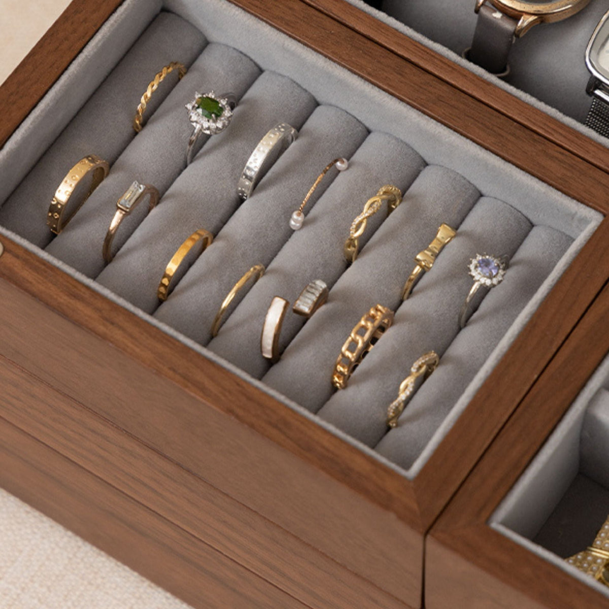 GZJSLOVE Walnut Veneer Jewelry Box with Mirror and Drawer - ring roll detail