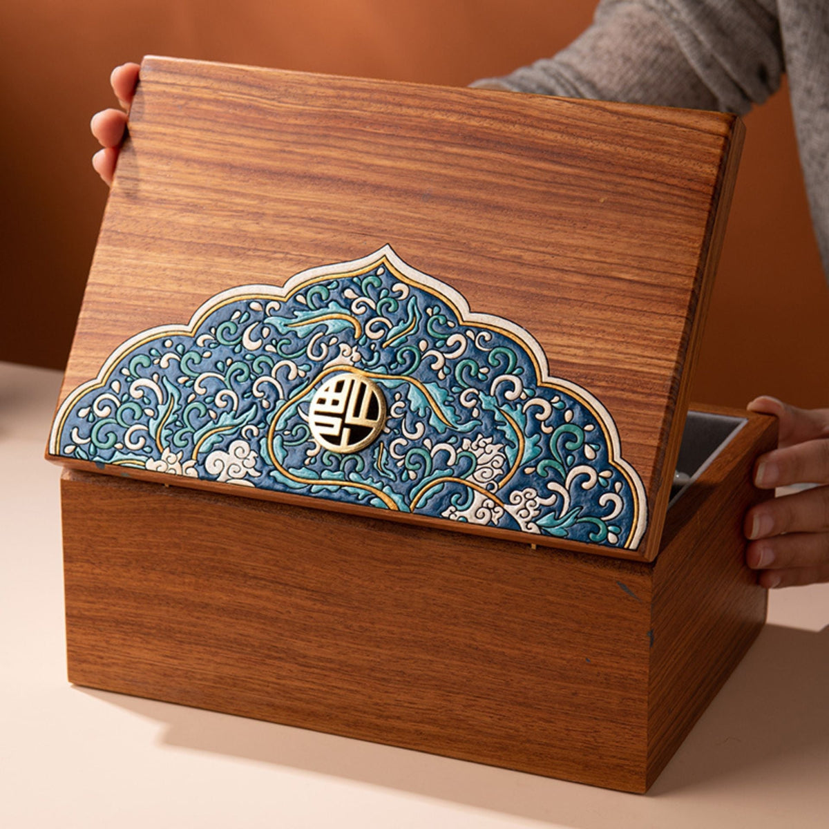 GZJSLOVE Hand-Painted Danqing Wooden Jewelry Box - detail view 13