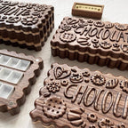 Close-up of the carved Cokkie palette box