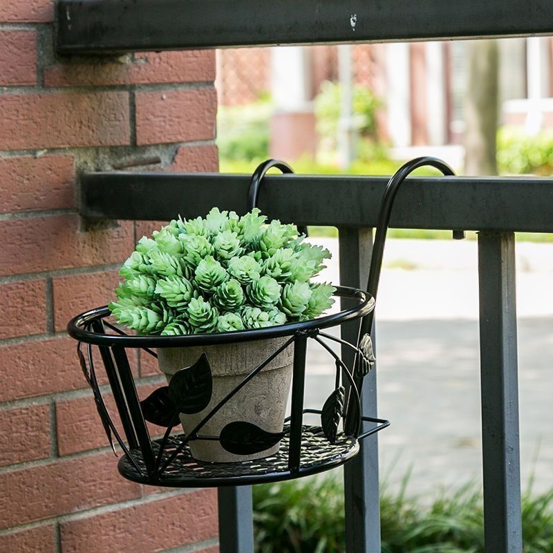 1 Tier Rounded Metal Plant Rack with 1 Shelf and Bordered Base