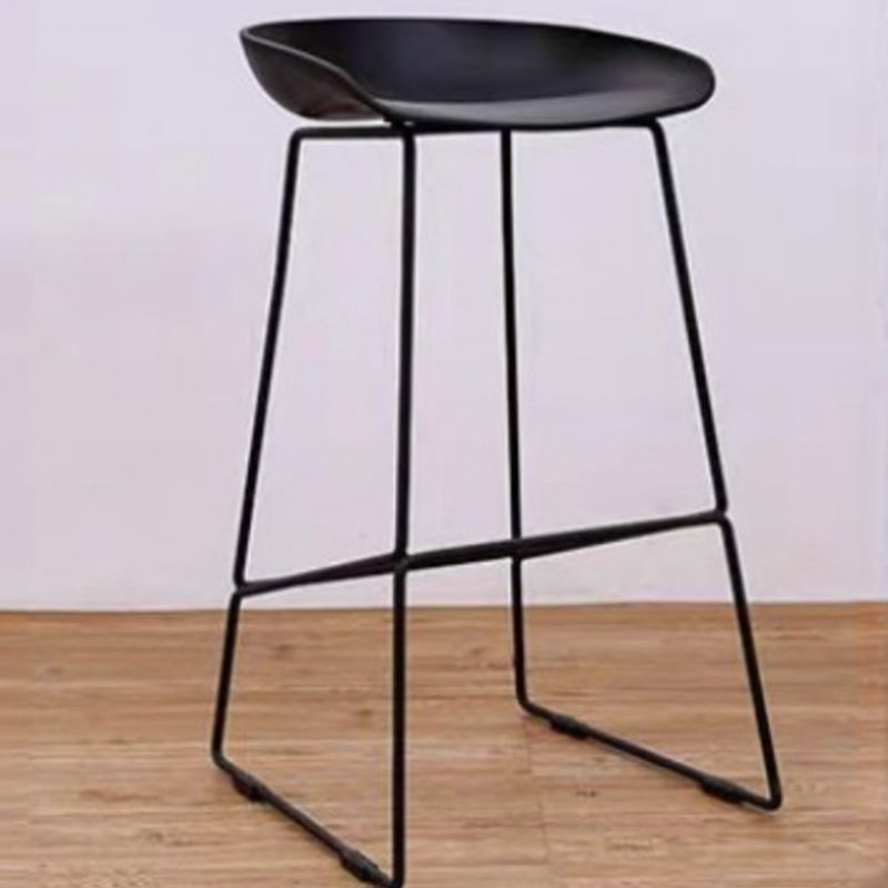Casual Polymer Bar Stools in Midnight Black/Gray/White with Pail Seat and Leg Rest